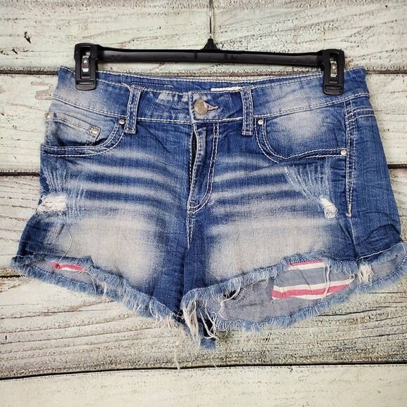 Daytrip Capricorn Distressed Cutoff Jean Shorts Women’s Size 30 Frayed Hem - Picture 1 of 7